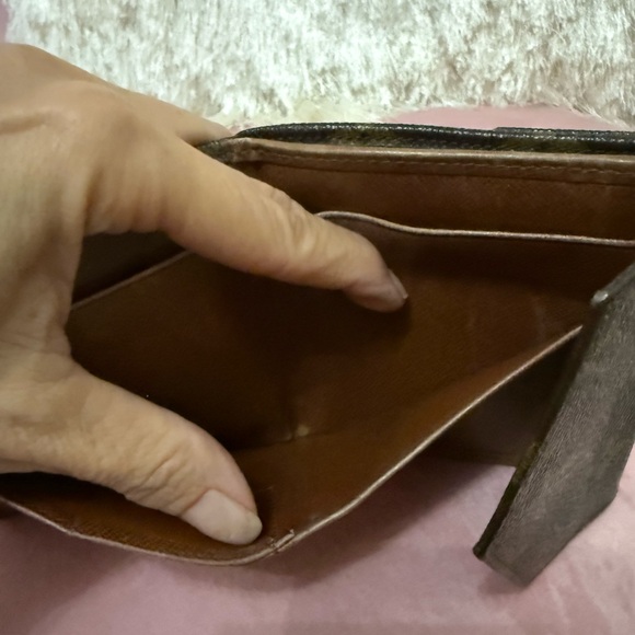 Vintage Louis Vuitton Monogram Snap-front Wallet. Authentic - Picture 6 of 9